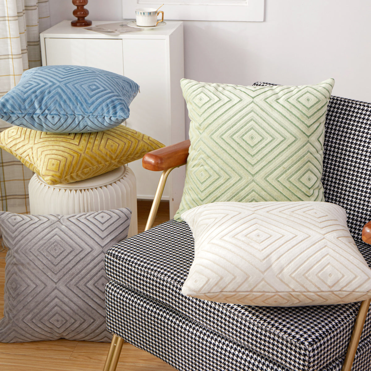 Set of 2 Soft Warm Decorative Pillow (With/Without Inserts)18x18 inches, pack of 2 throw pillows