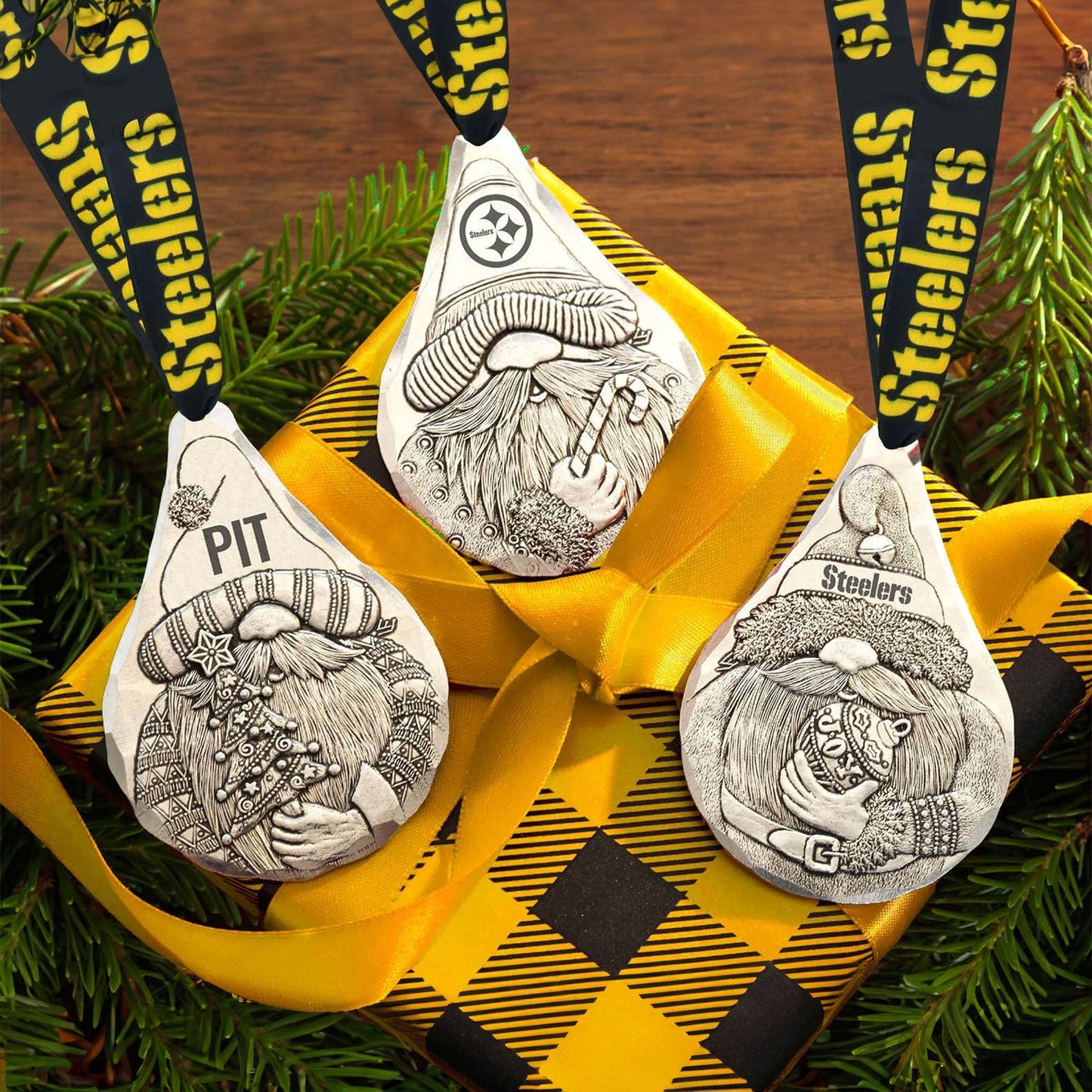 Pittsburgh Steelers 3-Piece Gridiron Gnomes Ornament Set