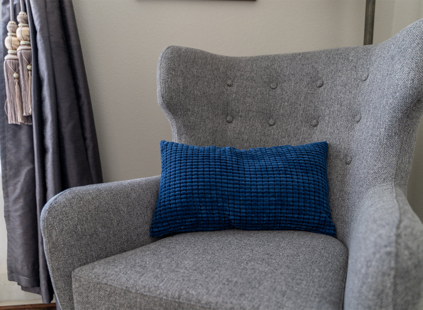 set of 2 navy polyester-blend throw pillows with inserts 12x20 inch