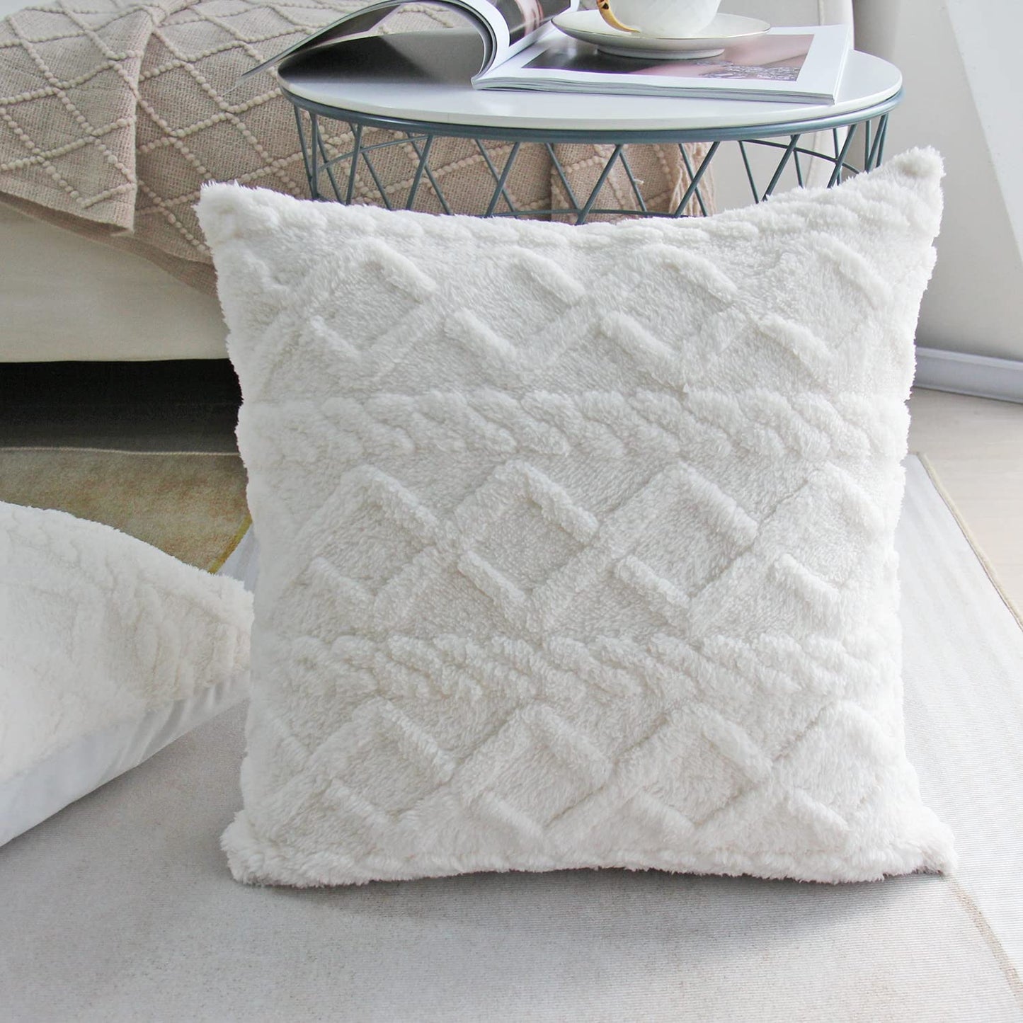 Pack of 2 Double sides throw pillow SUPER SOFT 3D FOLORAL PATTERN size 18"x18"